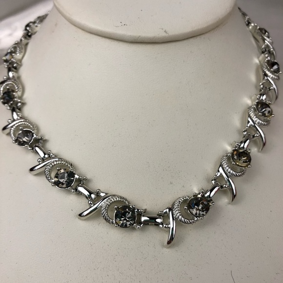 Sarah Coventry Jewelry - Vintage Sarah Coventry choker